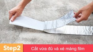 Cắt băng dán chống thấm theo kích thước vết nứt
